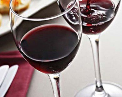 Rượu vang đỏ giúp cải thiện trí nhớ
