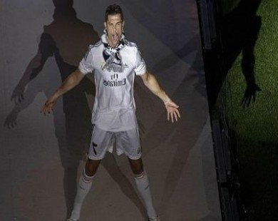 Tròn 5 năm Cristiano Ronaldo làm chấn động thế giới