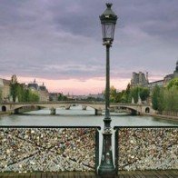 "Cầu tình ái" nổi tiếng ở Paris bị hư hại bởi...hàng ngàn chiếc khóa