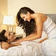 Tư thế “yêu” hoàn hảo cho “cậu bé” quá nhỏ