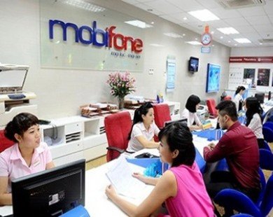PM gives go-ahead for Mobifone, VNPT split