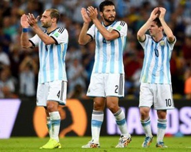 Chùm ảnh: Lionel Messi nổ súng trong chiến thắng của Argentina