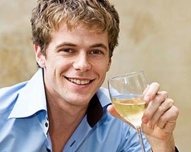 Uống rượu vang có tốt cho răng?