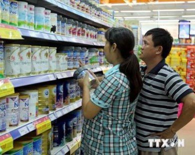 Hà Nội và TP.HCM tăng cường quản lý giá sữa trẻ em