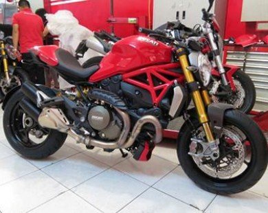 Cặp ’quái thú’ Ducati Monster 1200S đầu tiên về Việt Nam