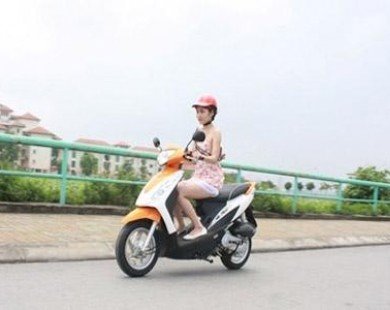 Phụ nữ và những lỗi sai khi dùng xe máy