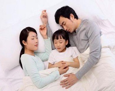 “Lợi đủ đường” khi ngủ cùng con