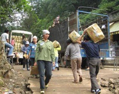 Buôn bán tiểu ngạch với Trung Quốc: Lợi bất cập hại