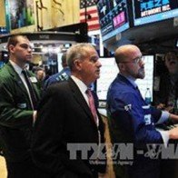 Chứng khoán Mỹ đi lên bất chấp tăng trưởng quý 1 thấp tệ hại
