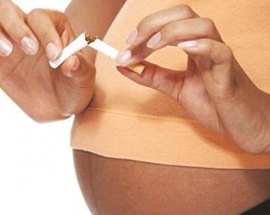 Mẹ hút thuốc lá, thai nhi dễ mắc dị tật bẩm sinh