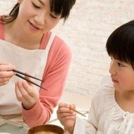 10 quy tắc ứng xử mẹ cần dạy bé