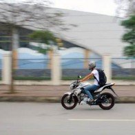 Mẹo tiết kiệm xăng khi chạy xe máy