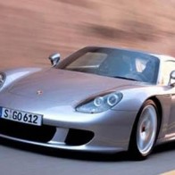 Cảnh sát đền "núi tiền" vì húc đuôi siêu xe Porsche Carrera GT