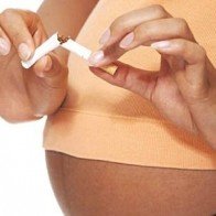 Mẹ hút thuốc lá, thai nhi dễ mắc dị tật bẩm sinh