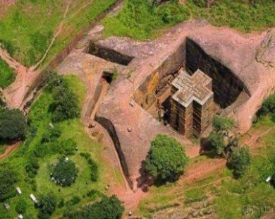 Nhà thờ khắc từ đá độc đáo ở Ethiopia