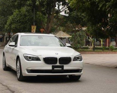BMW 7-series tại Việt Nam giảm đến 355 triệu đồng