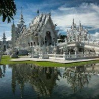 Wat Rong Khun - ngôi đền đẹp và kỳ lạ của Thái Lan