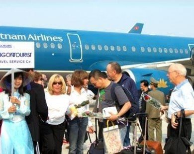Vietnam Airlines lạnh lùng tăng giá vé?