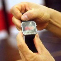 Lập biên bản thí sinh có... chiếc đồng hồ lạ