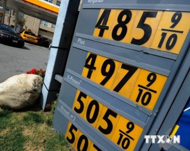 Giá dầu thô Mỹ rơi xuống dưới mốc 100 USD mỗi thùng