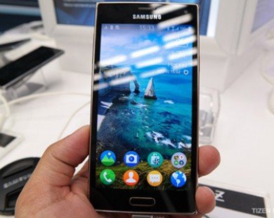 Samsung Z lộ ảnh chụp thực tế tại Hội nghị Tizen ở Nga