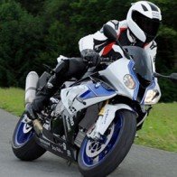 Siêu môtô BMW HP4 có hệ thống ABS mới để ôm cua an toàn