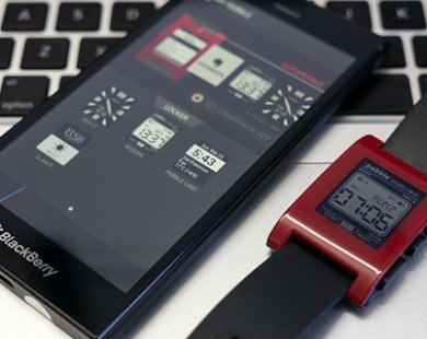 Cách sử dụng đồng hồ thông minh Pebble với điện thoại BlackBerry 10