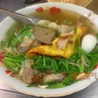 Quán mỳ vằn thắn lạ mà ngon phố Tuệ Tĩnh