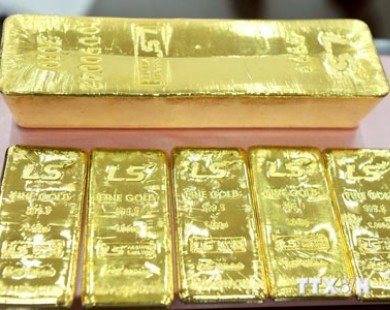 Giá vàng thế giới vẫn trụ vững trên mức 1.300 USD