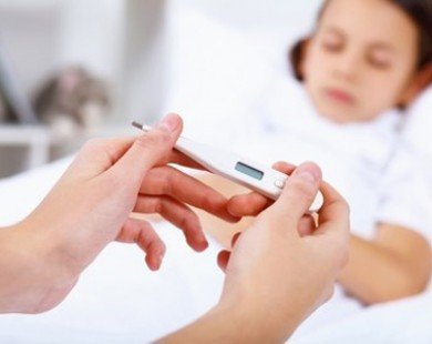 4 sai lầm cực trầm trọng của cha mẹ khi trẻ viêm đường hô hấp