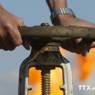 Nguồn cung thị trường chưa bị tác động, giá dầu tiếp tục giảm