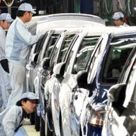 Sản lượng công nghiệp Nhật giảm mạnh nhất kể từ thảm họa kép
