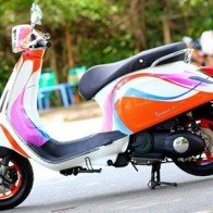 Vespa Primavera sơn phối màu hình nền điện thoại Sony