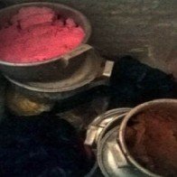 Rợn người thăm xưởng làm kem bẩn!