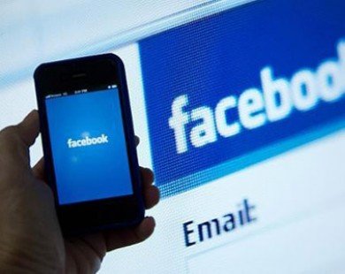 Người Mỹ thi nhau gọi cảnh sát vì Facebook sập mạng