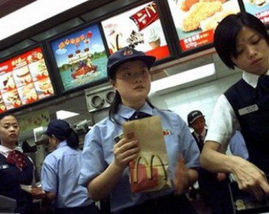 McDonald’s lo ngại kinh doanh ảm đạm sau bê bối thịt bẩn