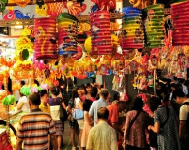 Tháng Tám: Tưng bừng mùa Lễ hội trên Đảo quốc sư tử