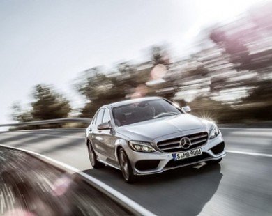 Mercedes-Benz C-Class 2015 có giá khởi điểm 38.400 USD