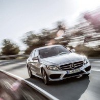 Mercedes-Benz C-Class 2015 có giá khởi điểm 38.400 USD