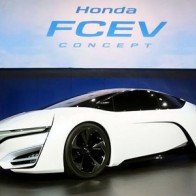 Nhật Bản hỗ trợ 30.000 USD cho người mua xe chạy khí hydro