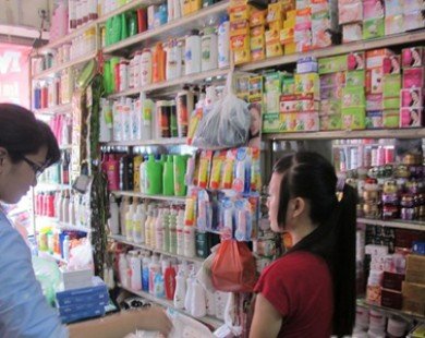 Thu giữ hơn 1.600 đồ mỹ phẩm không hóa đơn chứng từ ở quận Long Biên