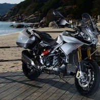 Aprilia Caponord 1200 2014: Nhanh, linh hoạt và dễ lái