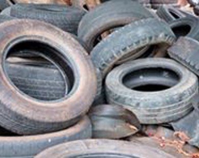 Hàng trăm ngàn săm lốp cũ nhập lậu ùn ứ tại cảng Đà Nẵng
