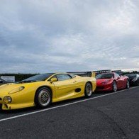 Đoàn siêu xe rong ruổi tại Anh