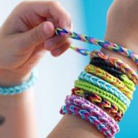 Vòng tay dây nịt cho trẻ chứa chất gây vô sinh