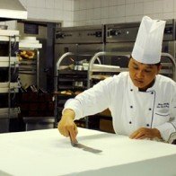 Công trình bánh cưới khổng lồ tại triển lãm cưới HWP 2014