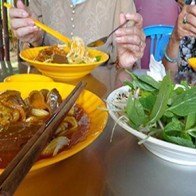 Về Cà Mau ăn bánh tằm cay