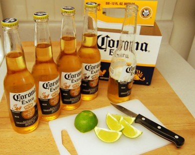 Phát hiện bia hơi Corona chứa thủy tinh