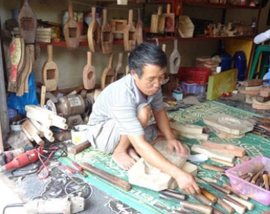 Cận cảnh chế tạo khuôn bánh trung thu bằng gỗ ở Hà Nội