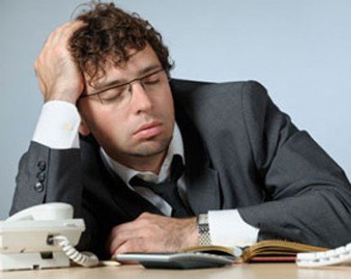 Nên và không nên làm gì khi buồn ngủ nơi làm việc?